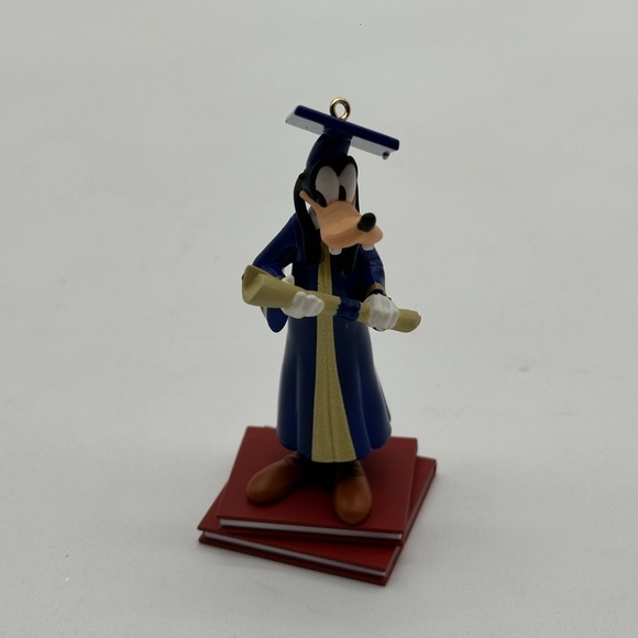 Hallmark Goofy the Graduate #11 Year of Disney Magic Keepsake Ornament NIB - Picture 1 of 6
